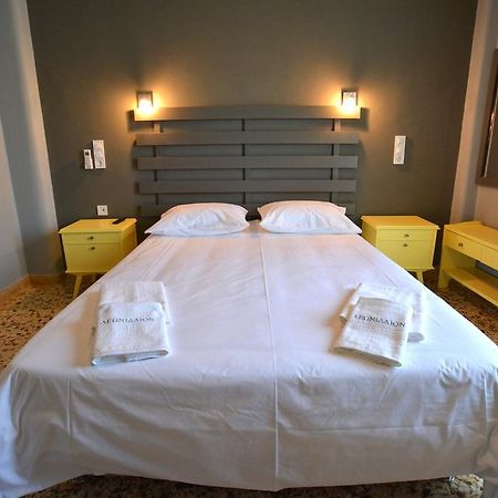 Leonidaion Guesthouse Olümpia Szoba fotó A bedroom in a hotel