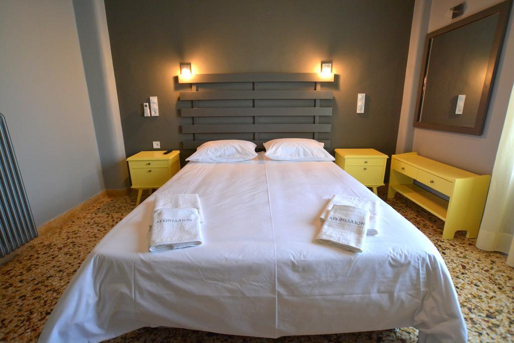 Leonidaion Guesthouse Olümpia Szoba fotó A bedroom in a hotel